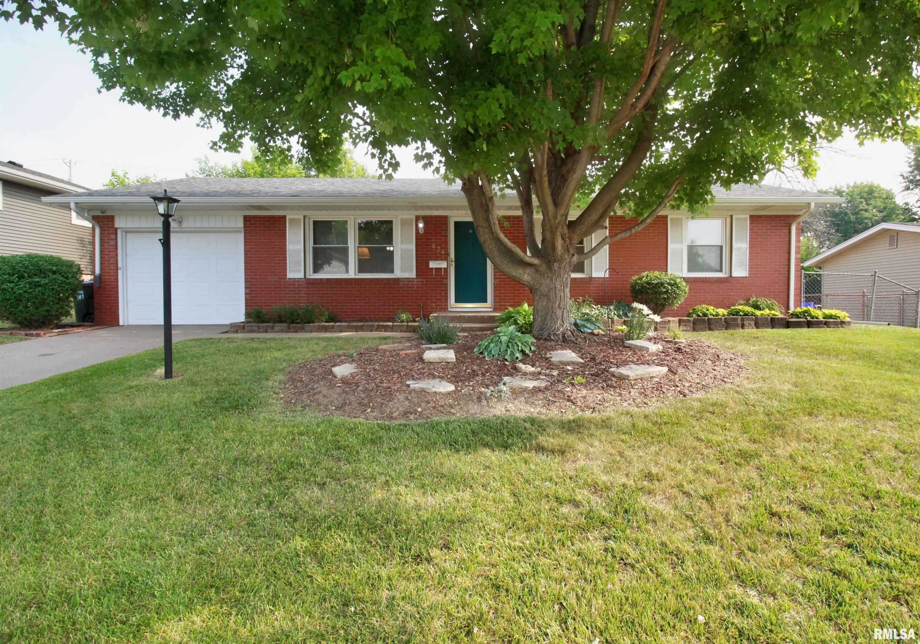 634 Westerfield Road Davenport, IA 52806 - Photo 1 of 24 Gallery Image 1