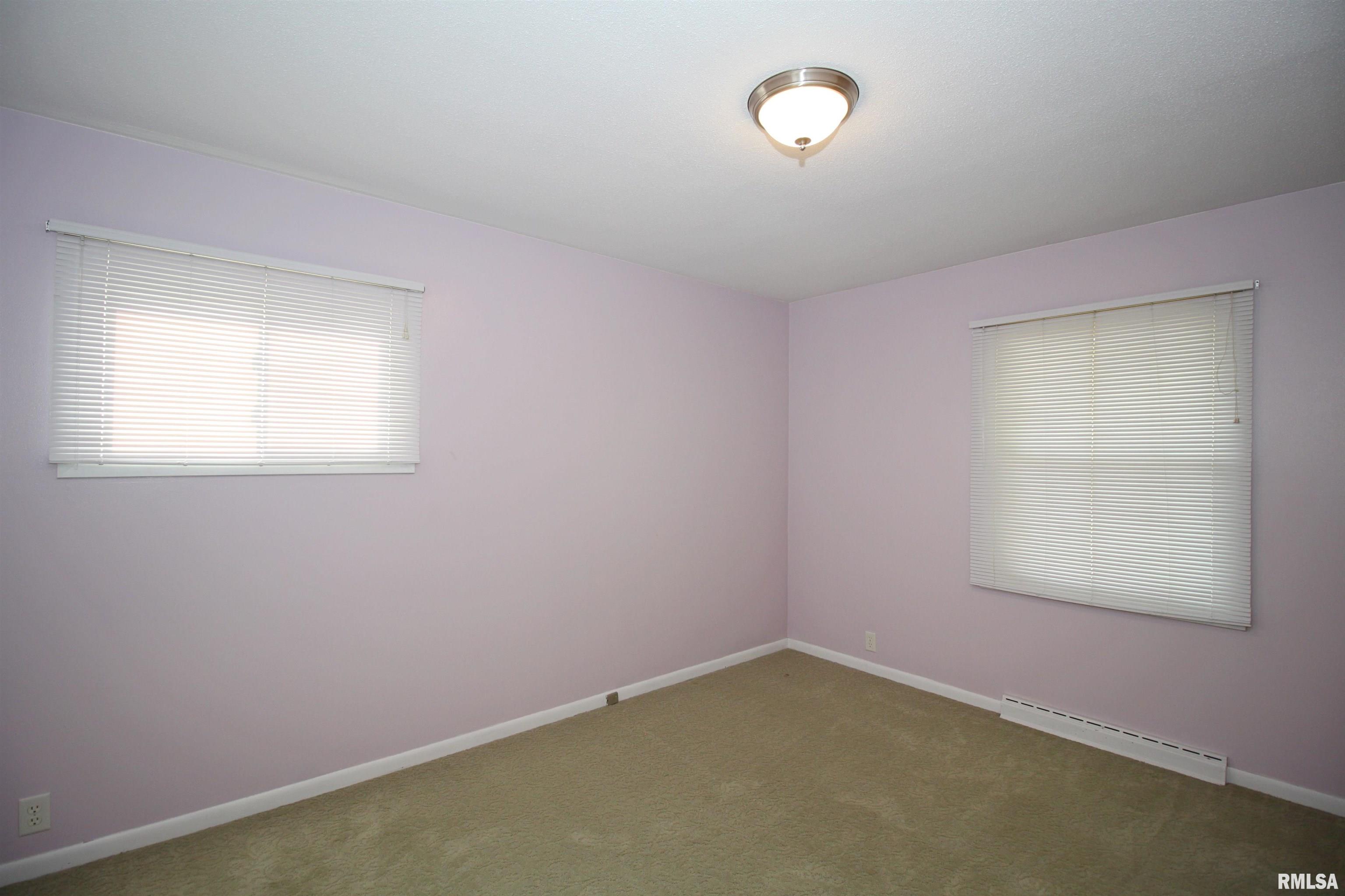 634 Westerfield Road Davenport, IA 52806 - Photo 12 of 24 Gallery Image 12