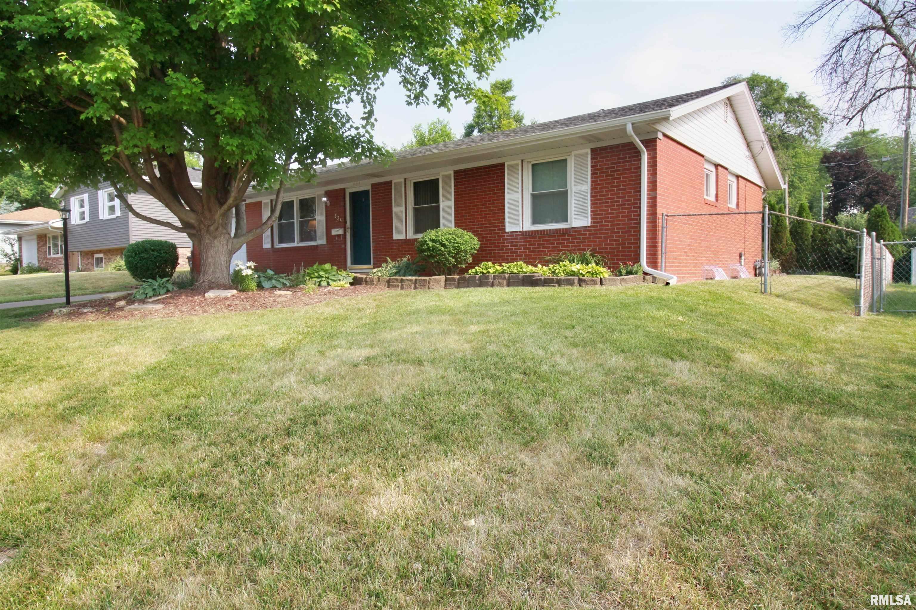 634 Westerfield Road Davenport, IA 52806 - Photo 2 of 24 Gallery Image 2