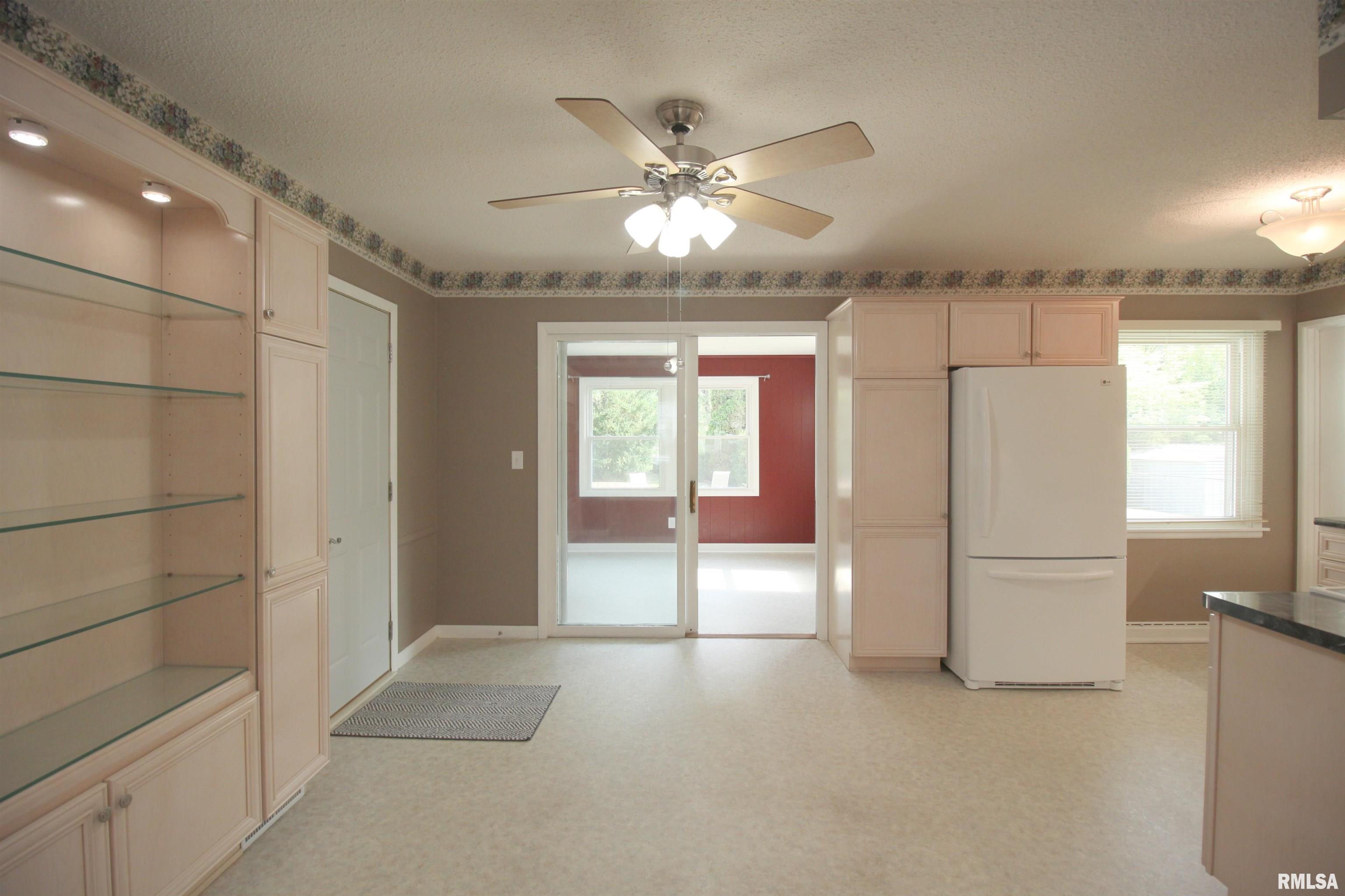 634 Westerfield Road Davenport, IA 52806 - Photo 7 of 24 Gallery Image 7