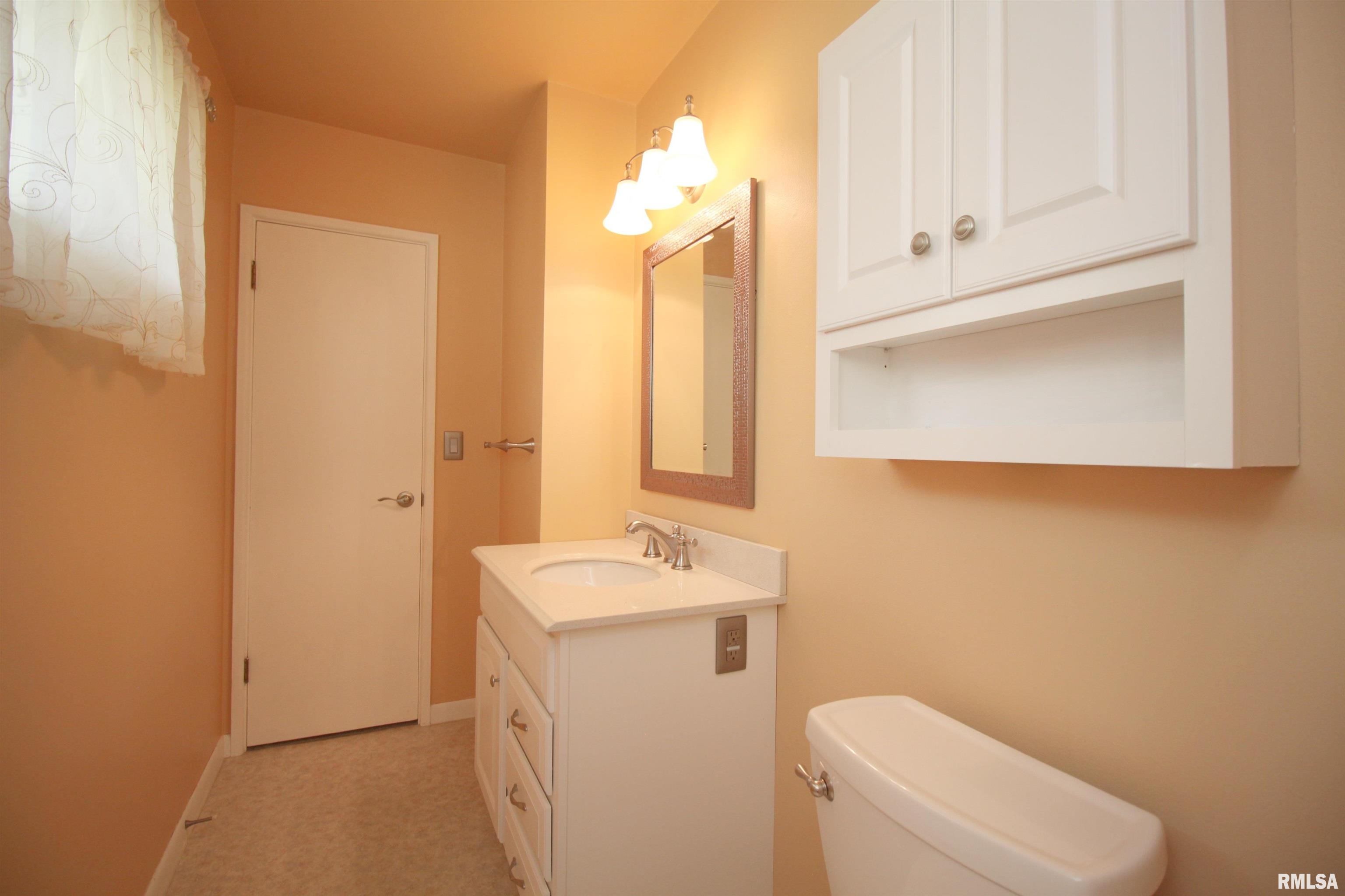 634 Westerfield Road Davenport, IA 52806 - Photo 10 of 24 Gallery Image 10