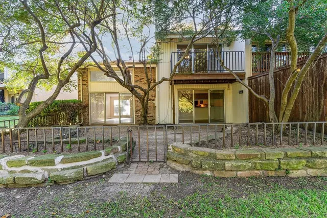 $2,895 | 2945 Country Pl Circle, Carrollton, TX 75006