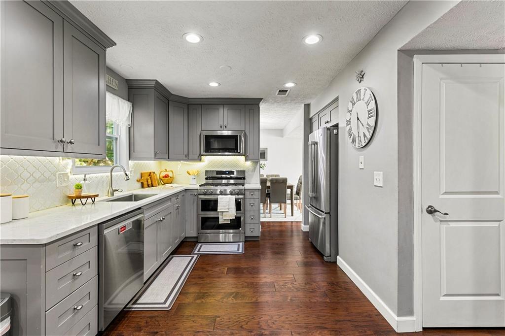 2656 Shaw Road Marietta, GA 30066 - Photo 11 of 36