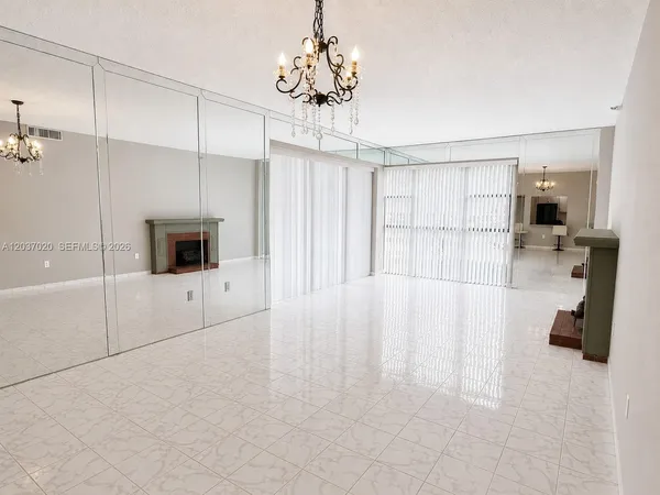 $2,500 | 20505 East Country Club Drive, Unit 138, Aventura, FL 33180