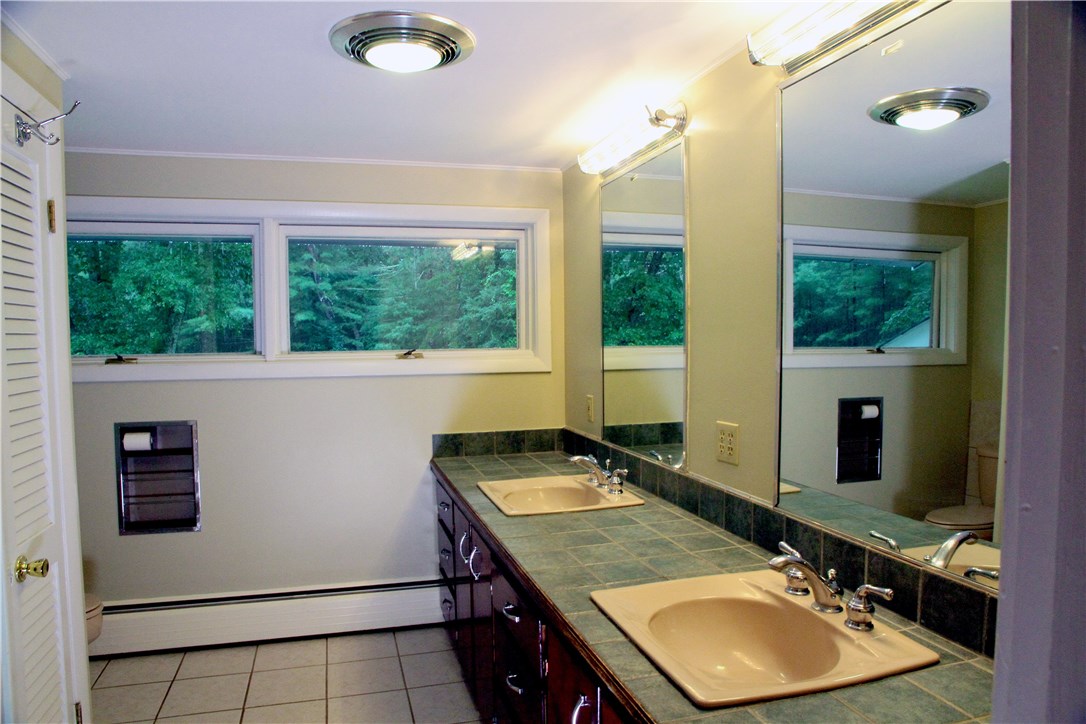 1239 Hill Farm Road Coventry, RI 02816 - Photo 16 of 22