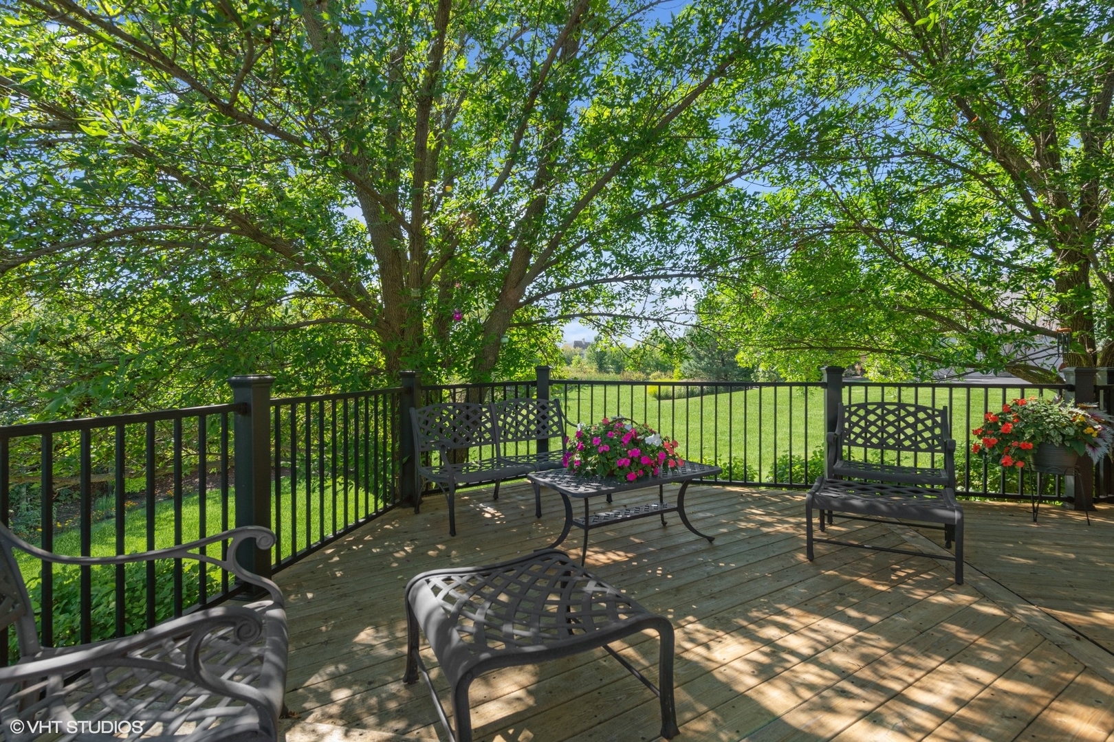 22258 North Foxtail Drive Kildeer, IL 60047 - Photo 31 of 50 a garden with wooden fence