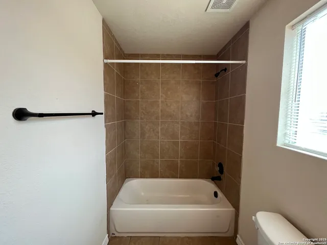 $1,225 | 16832 Dancing Ava, Unit 1, Selma, TX 78154