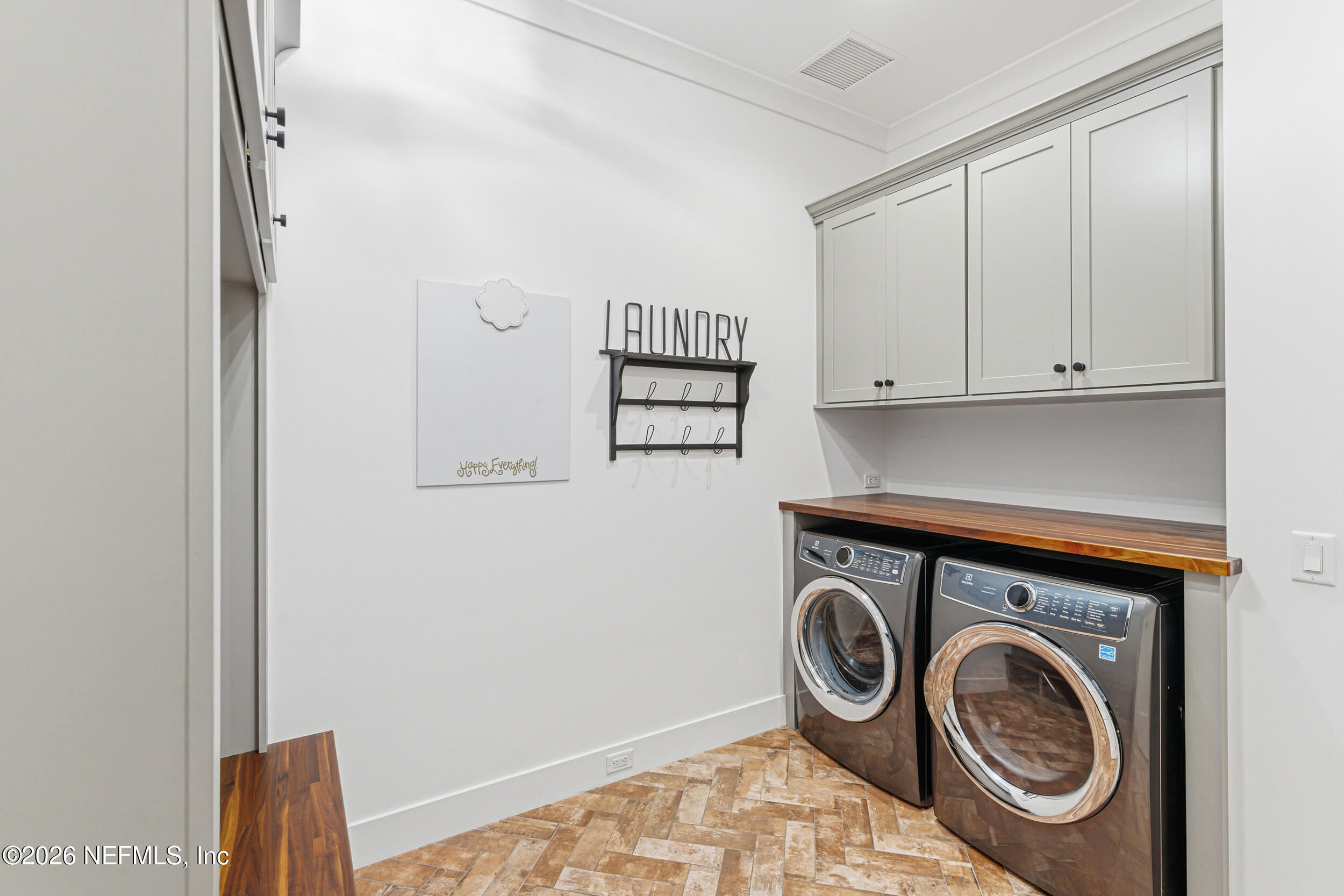 294 Sandy Cove St. Johns, FL 32259 - Photo 29 of 49 Laundry Room and Stop & Drop