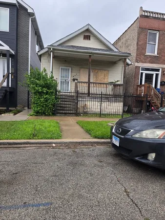$260,000 | 426 North Trumbull Avenue, Chicago, IL 60624