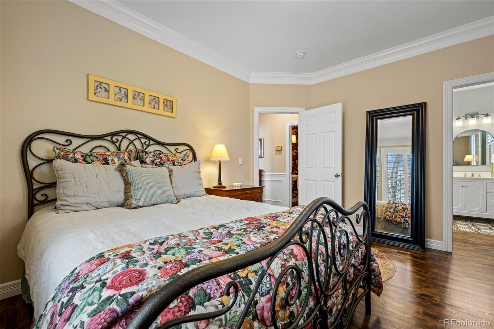 725 Front Range Road Littleton, CO 80120 - Photo 19 of 50