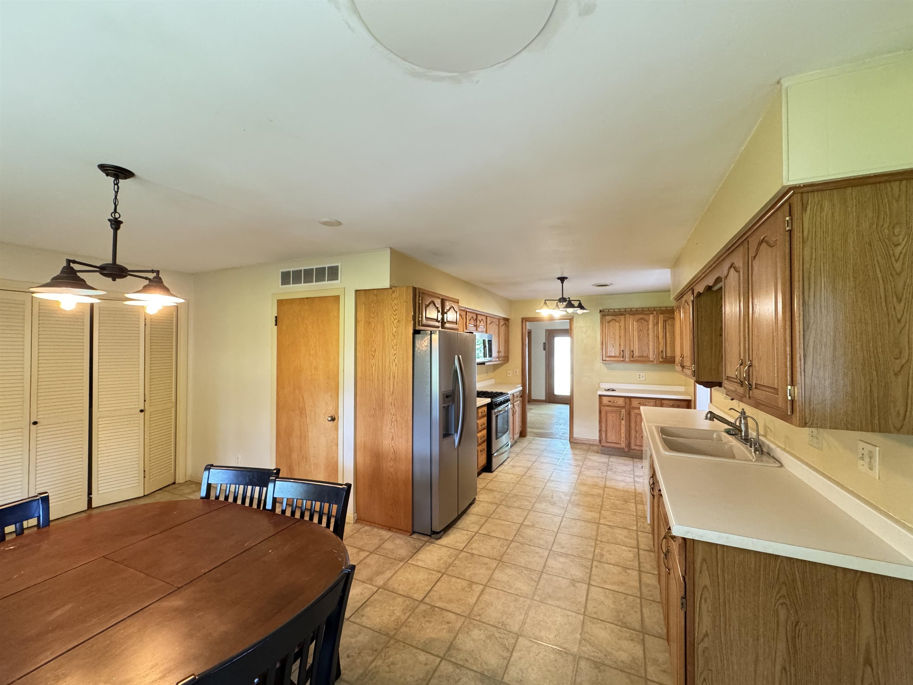 534 Demarest Avenue Waupaca, WI 54981 - Photo 2 of 21