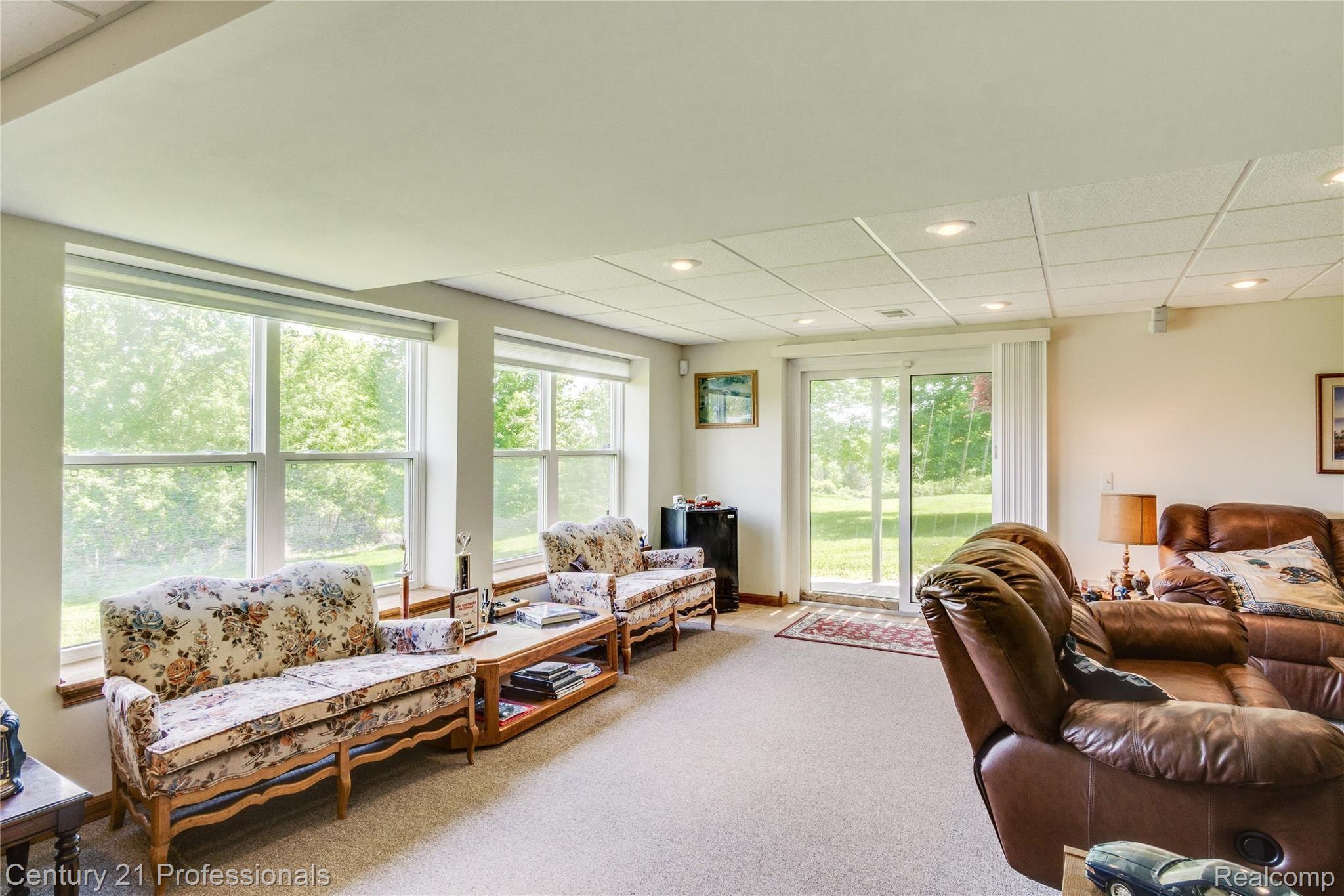 5804 Dryden Road Dryden, MI 48428 - Photo 30 of 59 Interiors (29 of 44).jpg