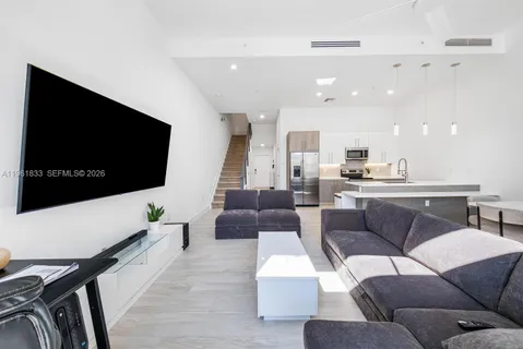 $499,900 | 4480 Northwest 8th Place, Plantation, FL 33317