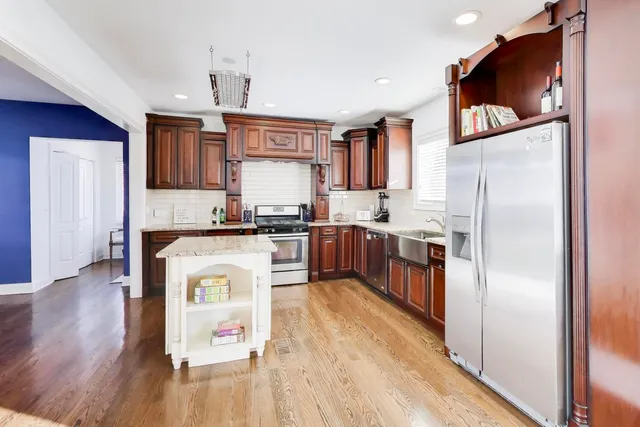 $4,850 | 229 North Myrtle Avenue, Elmhurst, IL 60126