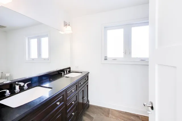 $4,850 | 229 North Myrtle Avenue, Elmhurst, IL 60126