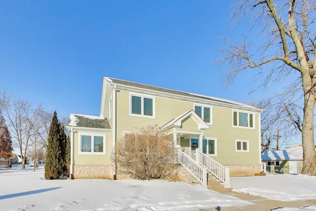 $4,850 | 229 North Myrtle Avenue, Elmhurst, IL 60126