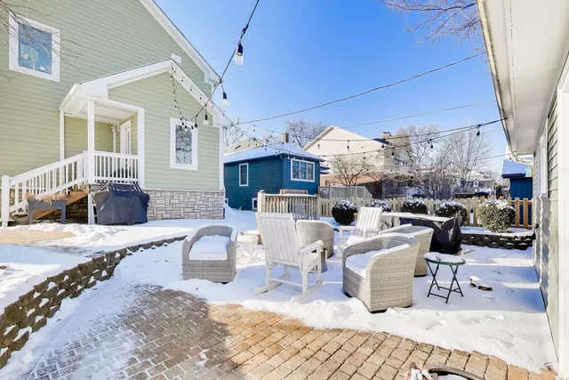 $4,850 | 229 North Myrtle Avenue, Elmhurst, IL 60126