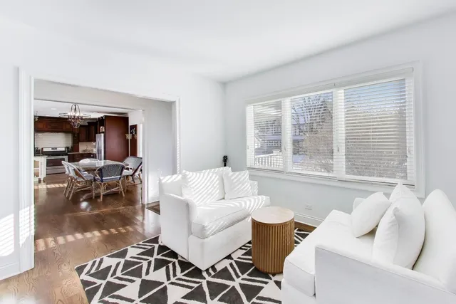 $4,850 | 229 North Myrtle Avenue, Elmhurst, IL 60126