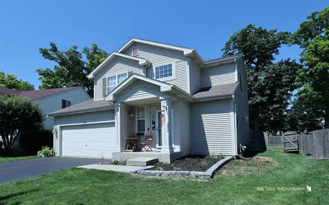 $395,000 | 352 North Cornerstone Drive, Volo, IL 60020