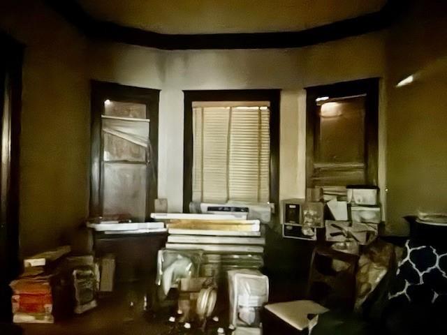 579 17th Street Southeast Paris, TX 75460 - Photo 14 of 22 a bathroom with a sink and a mirror