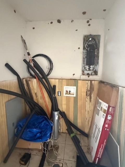 579 17th Street Southeast Paris, TX 75460 - Photo 17 of 22 a view of entryway with a front door