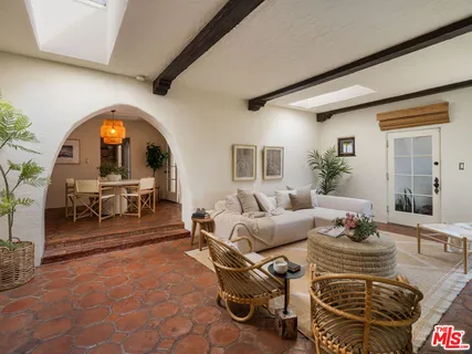 $1,895,000 | 1012 Superba Avenue, Venice, CA 90291