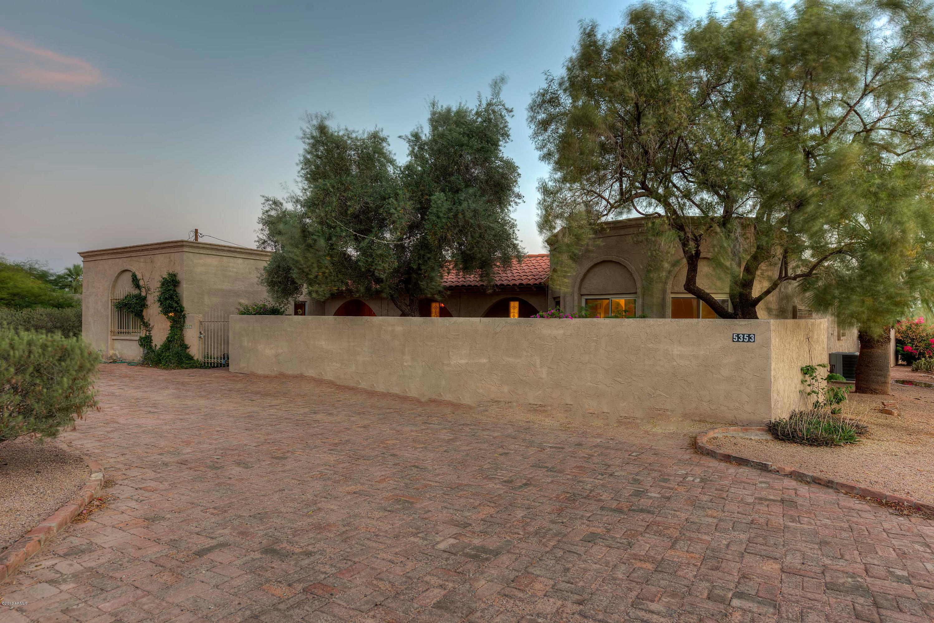 5353 East Rockridge Road Phoenix, AZ 85018 - Photo 1 of 24 001_Front