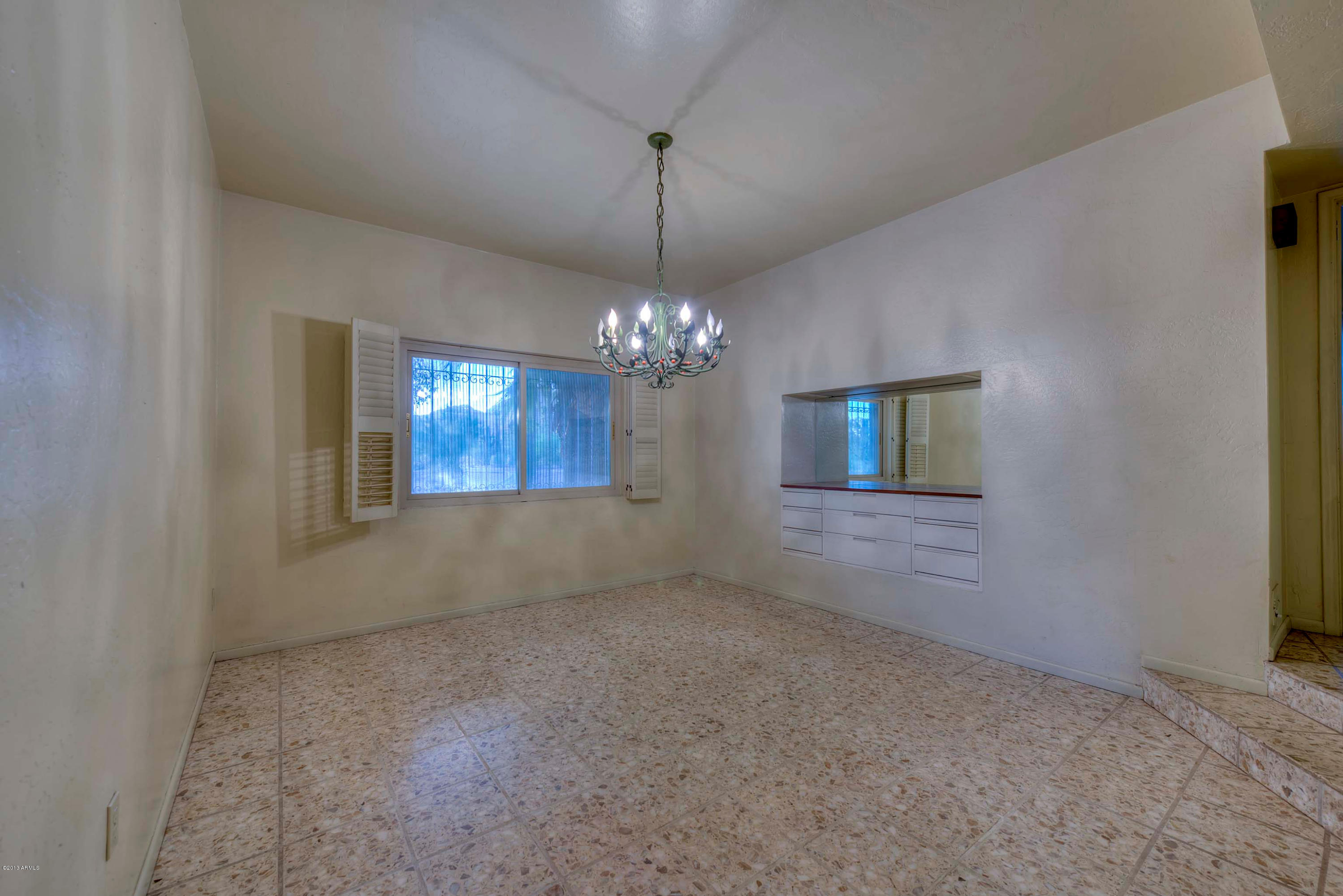 5353 East Rockridge Road Phoenix, AZ 85018 - Photo 14 of 24 012_Dining Room