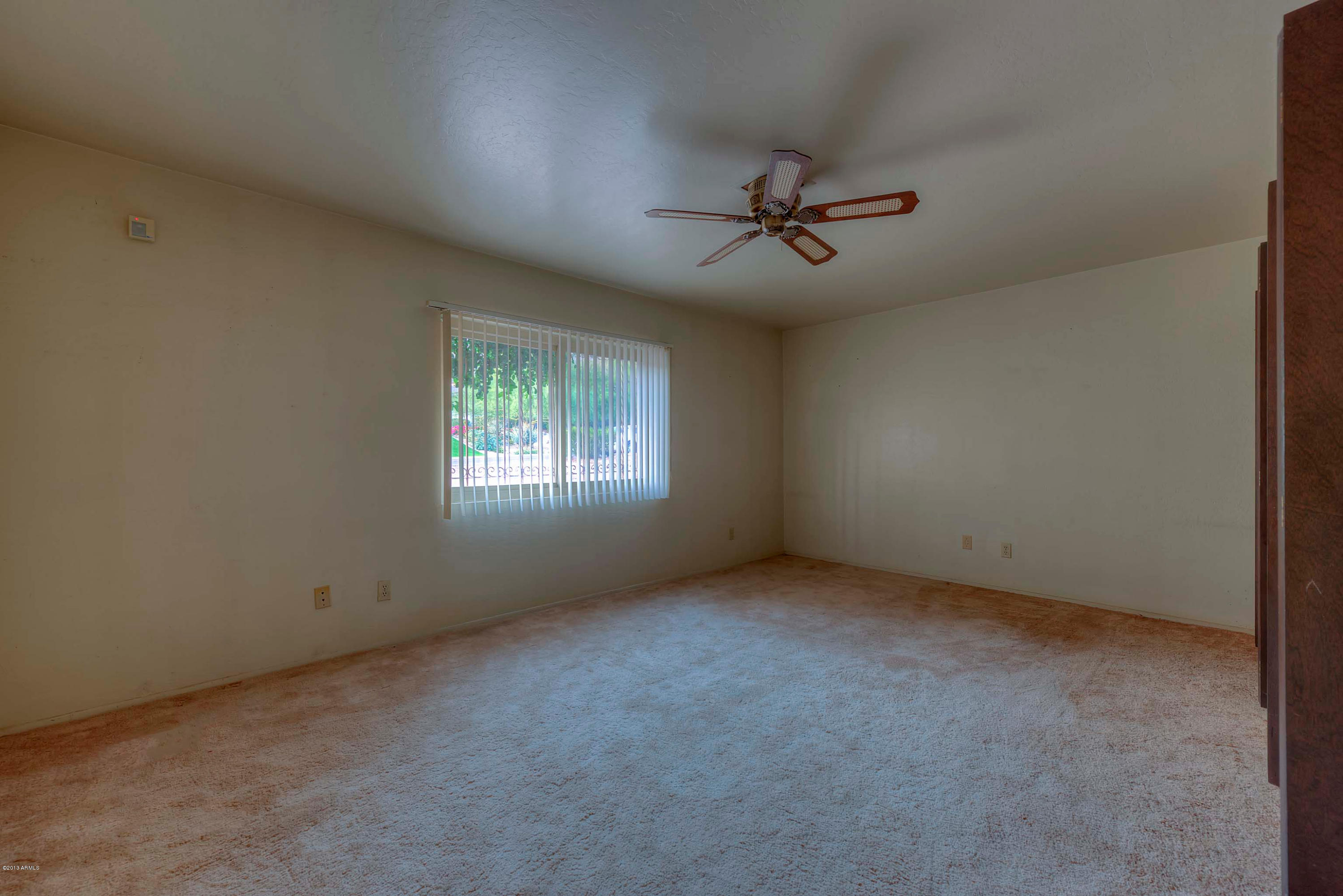 5353 East Rockridge Road Phoenix, AZ 85018 - Photo 17 of 24 015_Second Bedroom