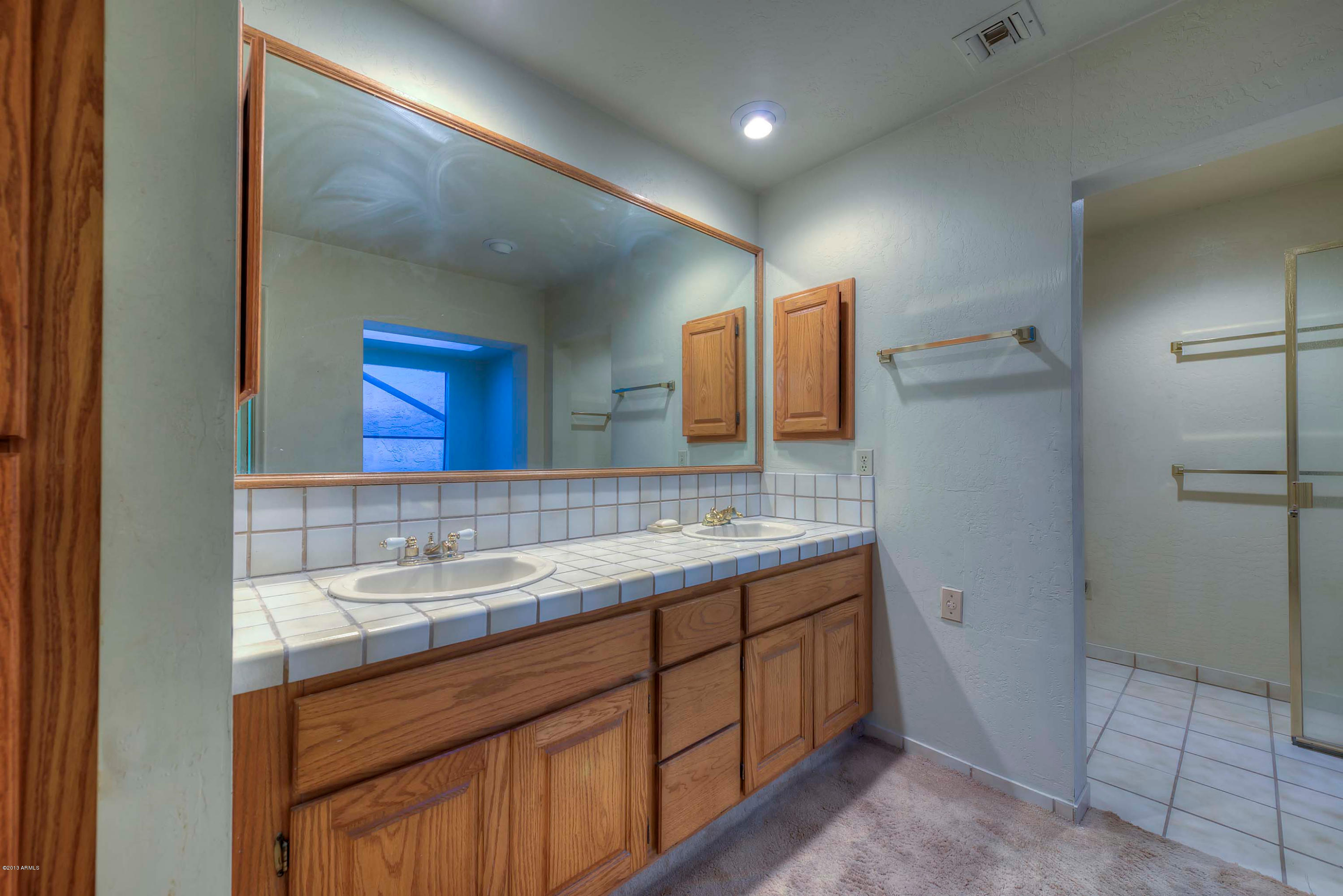 5353 East Rockridge Road Phoenix, AZ 85018 - Photo 20 of 24 018_Master Bathroom