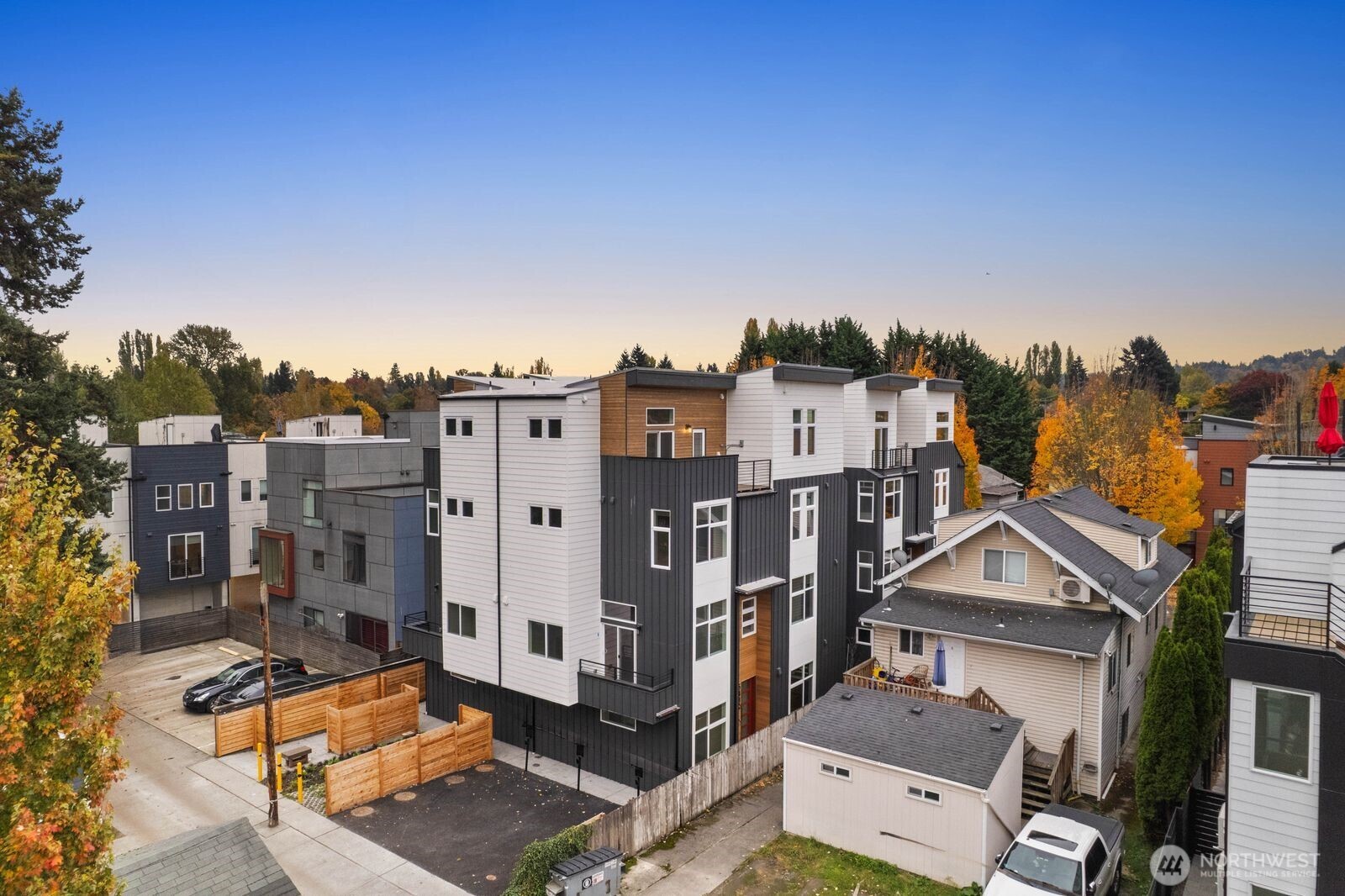 546 South Cloverdale Street, Unit B Seattle, WA 98108 - Photo 24 of 32