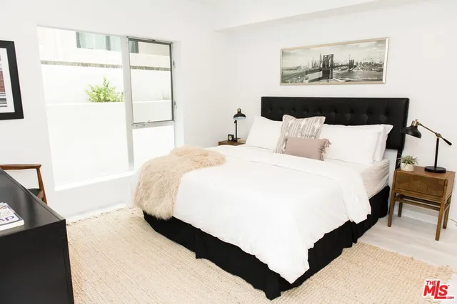 $5,290 | 625 South Barrington Avenue, Unit 110, Los Angeles, CA 90049