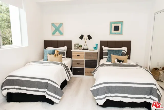 $5,290 | 625 South Barrington Avenue, Unit 110, Los Angeles, CA 90049