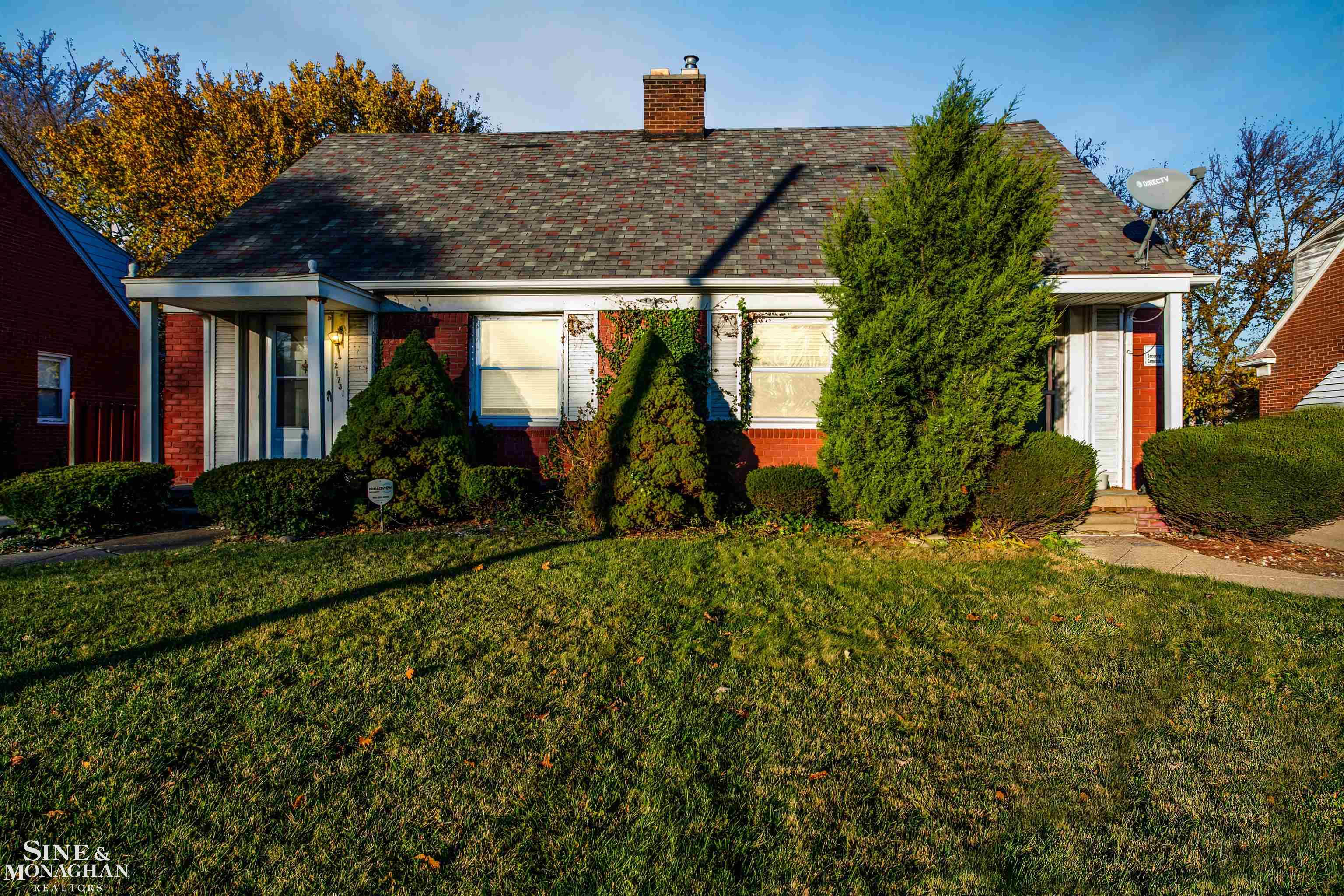 21735 Moross Road Grosse Pointe, MI 48236 - Photo 1 of 18 50127569.JPG