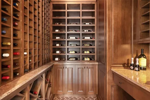 $30,000,000 | 2716 Aqua Vista Boulevard, Fort Lauderdale, FL 33301