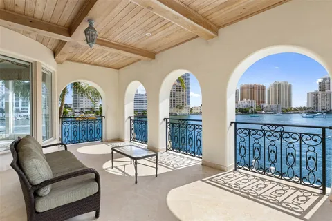 $30,000,000 | 2716 Aqua Vista Boulevard, Fort Lauderdale, FL 33301