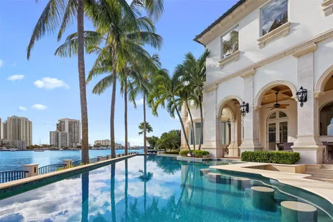 $30,000,000 | 2716 Aqua Vista Boulevard, Fort Lauderdale, FL 33301