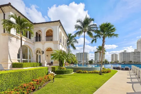 $30,000,000 | 2716 Aqua Vista Boulevard, Fort Lauderdale, FL 33301