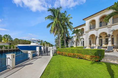 $30,000,000 | 2716 Aqua Vista Boulevard, Fort Lauderdale, FL 33301
