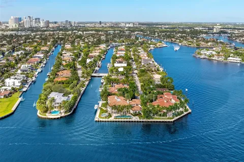 $30,000,000 | 2716 Aqua Vista Boulevard, Fort Lauderdale, FL 33301