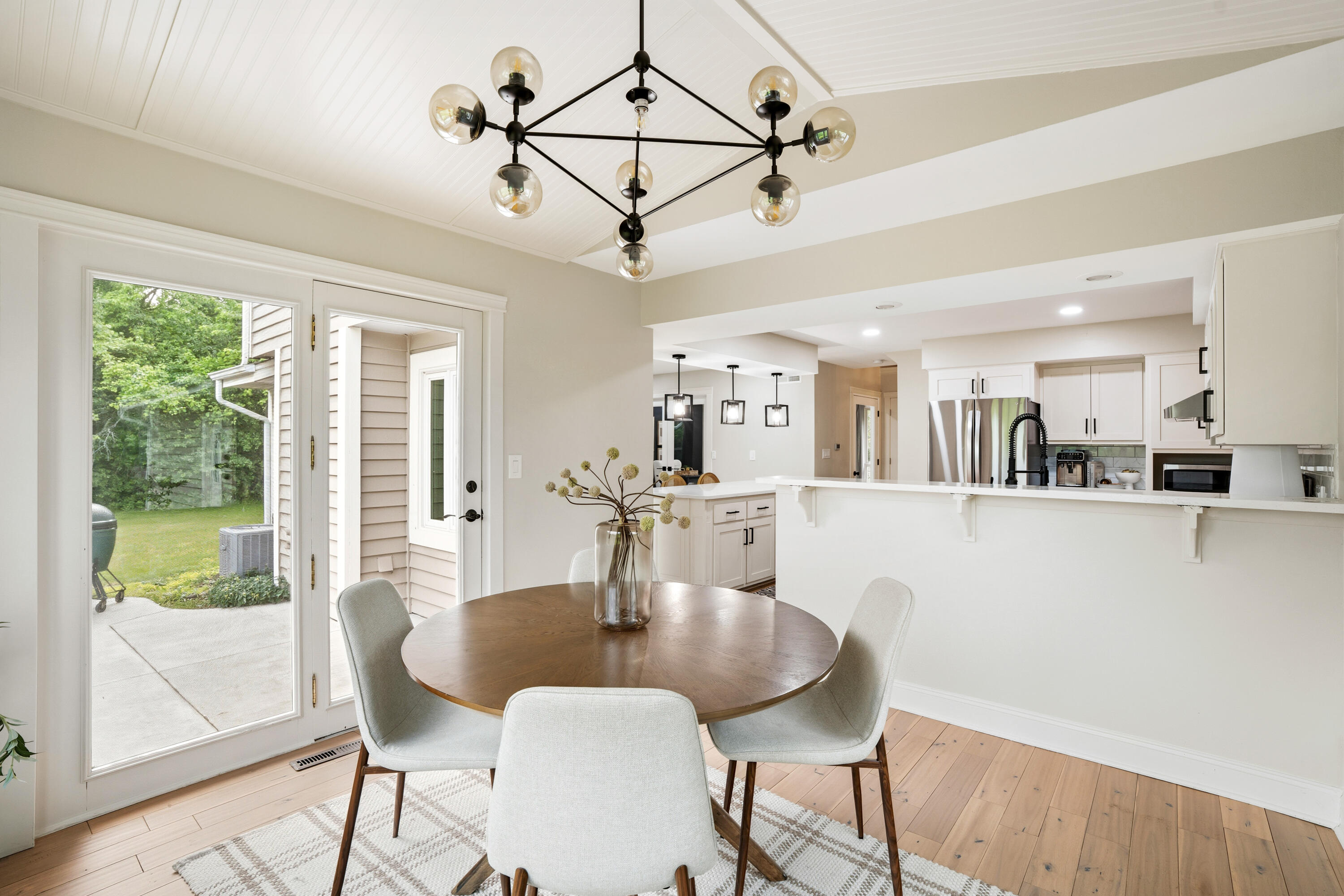 12918 Bell Road Caledonia, WI 53108 - Photo 15 of 61 Dining Room