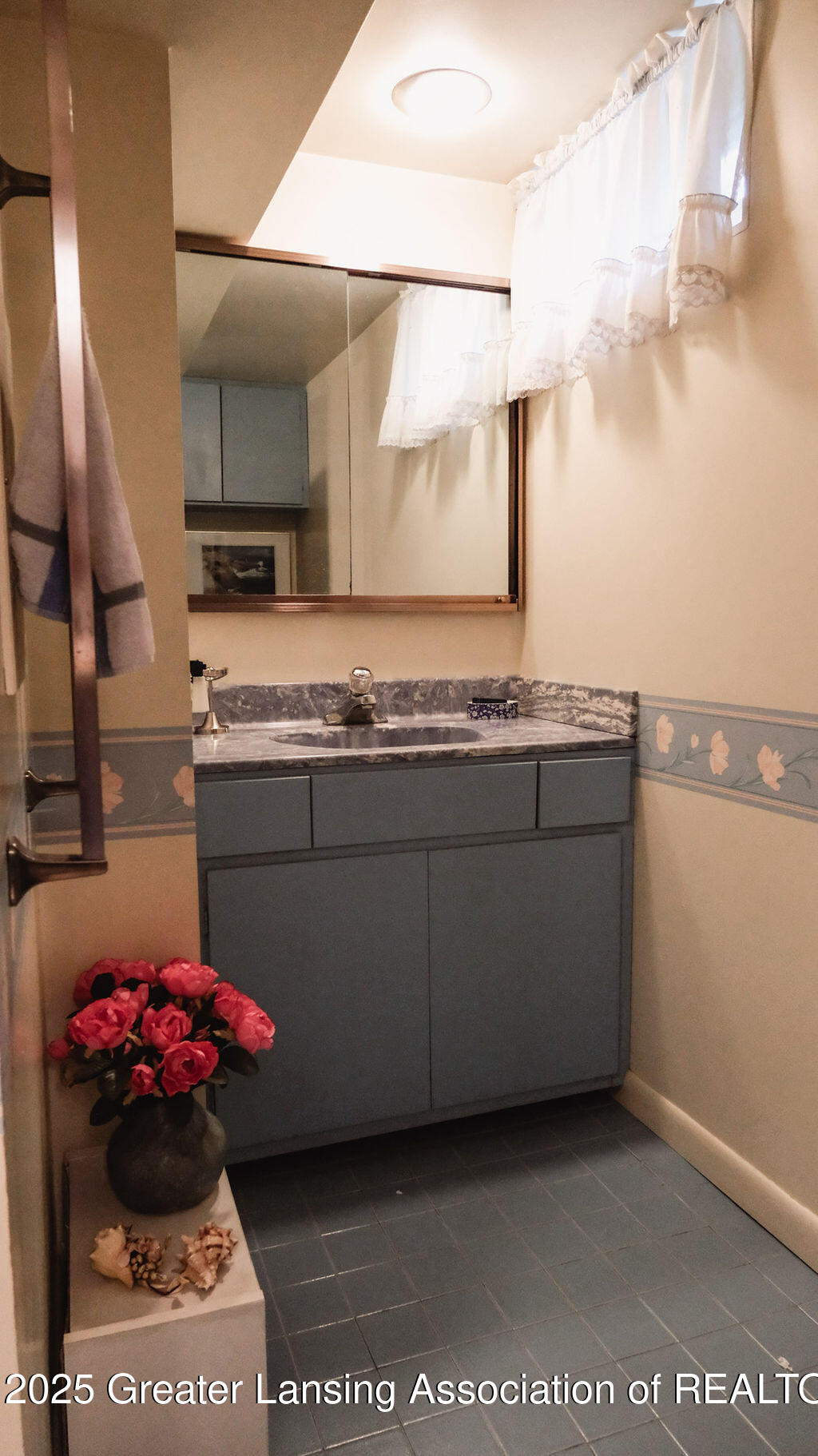 1717 Wellington Road Lansing, MI 48910 - Photo 43 of 57 LenonJamesPhoto42