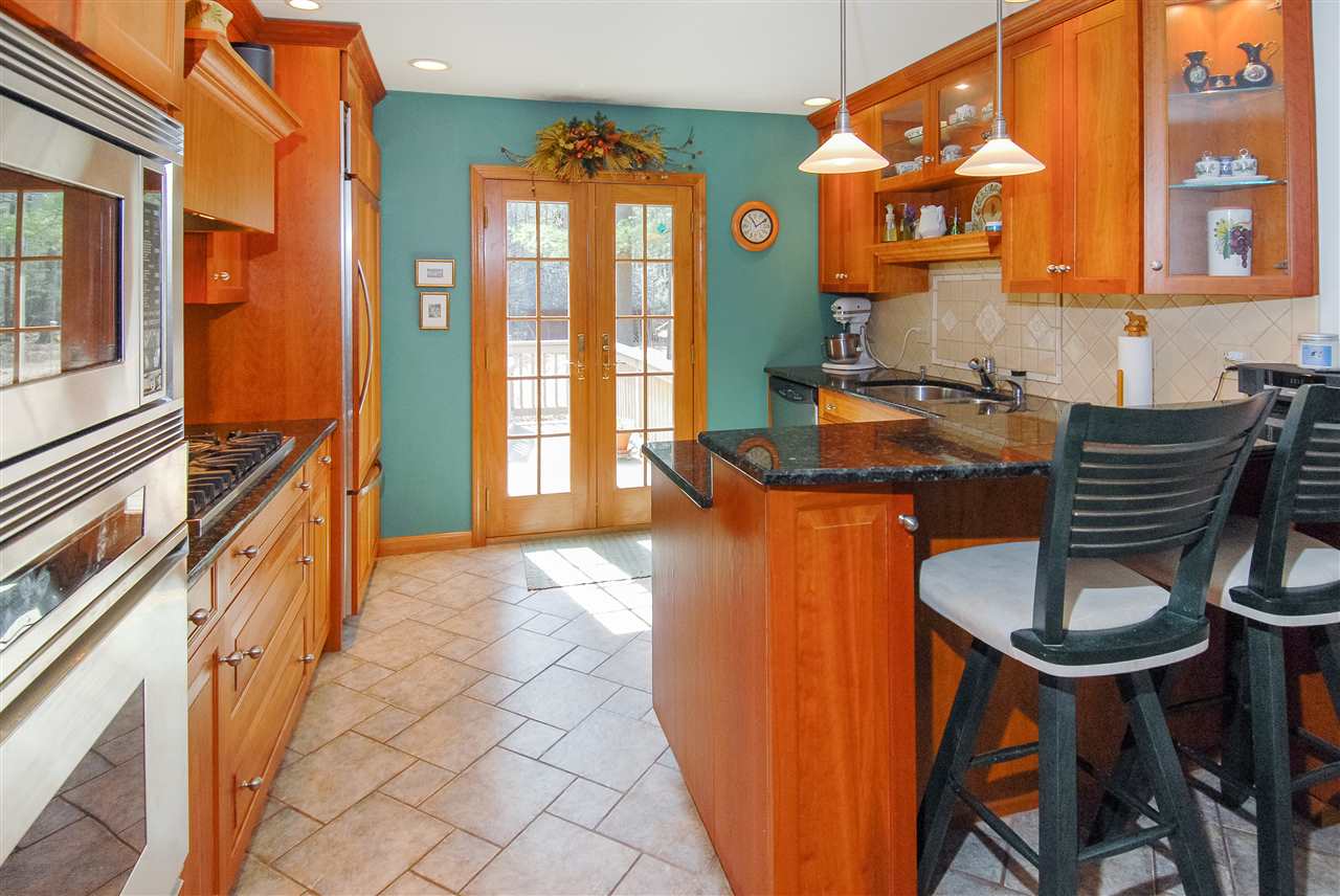 210 South Road Kensington, NH 03833 - Photo 7 of 32