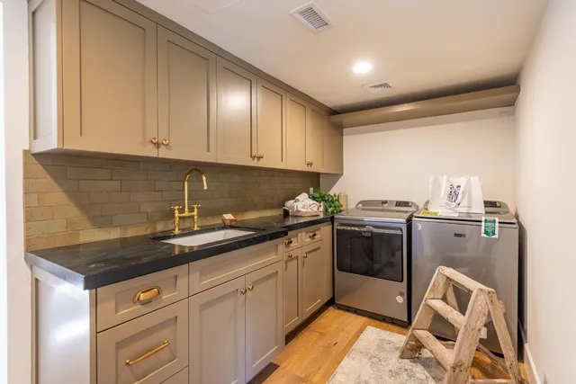 $2,950,000 | 300 West Santa Ana Street, Ojai, CA 93023