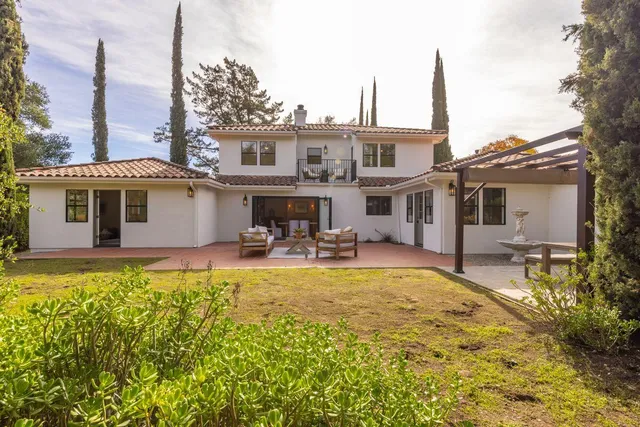 $2,950,000 | 300 West Santa Ana Street, Ojai, CA 93023