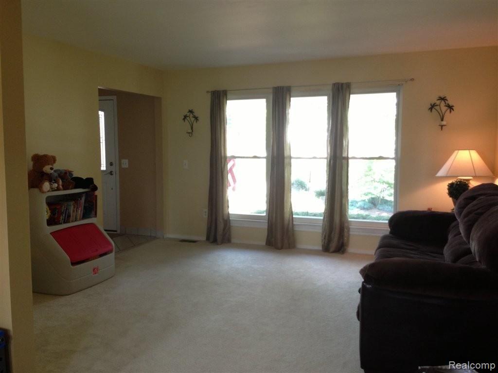 1443 Knightsbridge Road Canton, MI 48187 - Photo 12 of 19 LIVING ROOM.JPG