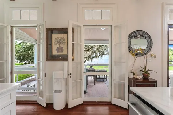 $3,000,000 | 115 Holly Street, Mandeville, LA 70448
