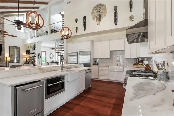 $3,000,000 | 115 Holly Street, Mandeville, LA 70448