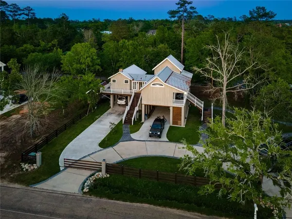 $3,000,000 | 115 Holly Street, Mandeville, LA 70448