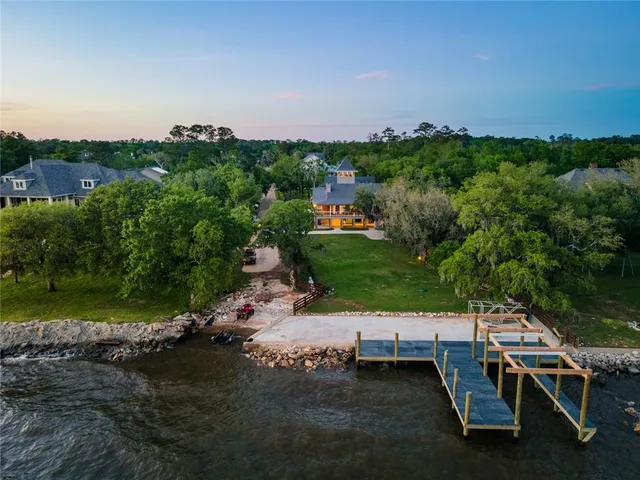 $3,000,000 | 115 Holly Street, Mandeville, LA 70448